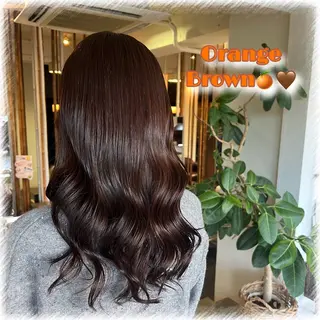 ロング カラー 岡本 絢香のヘアスタイル