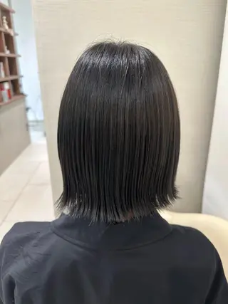 ショート カラー 切りっぱなしボブ&透 明感カラー🐈‍⬛のヘアスタイル
