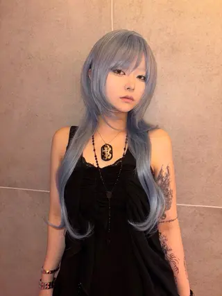 ロング AIRA/ブリーチ ‪/透明感カラーのヘアスタイル