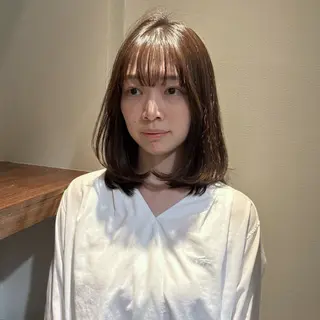 ミディアム akiho/透明感 カラー/グレージュのヘアスタイル