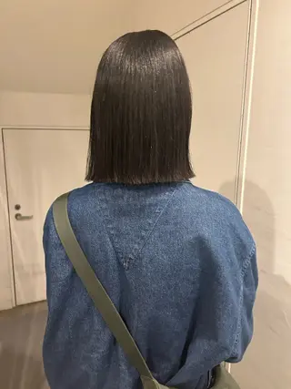 ミディアム hen所属・心斎橋/レイヤー/ ブリーチ/モエのヘアスタイル