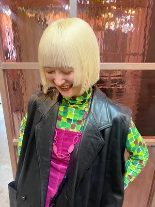 ショート カラー ハイトーンカラー🍑 心斎橋のヘアスタイル