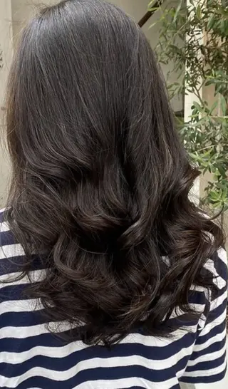 セミロング 40代からの髪悩み 専門美髪アドバイザーのヘアスタイル