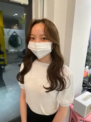 ロング Koto🌿 ブリーチなしカラーのヘアスタイル