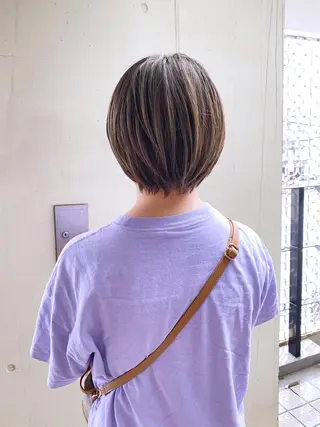 ショート カラー 進 詩織のヘアスタイル