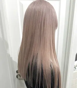 カラー ブリーチカラー×艶 🍨mihoのヘアスタイル