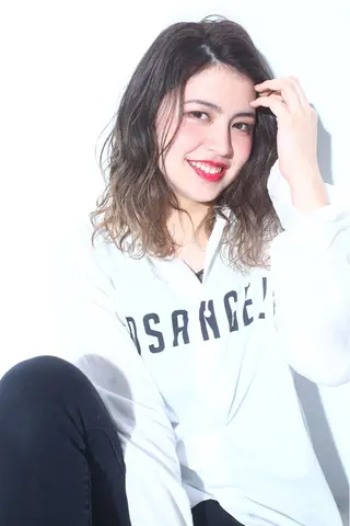 セミロング カラー Lee 甲子園のヘアスタイル