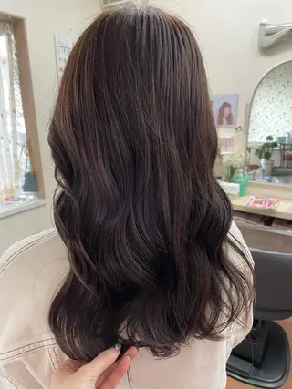 セミロング カラー Vyuha ビューハのヘアスタイル