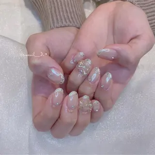 ネイル 𝘙𝘪𝘰𝘯𝘢 ...🕯🤍のネイルデザイン