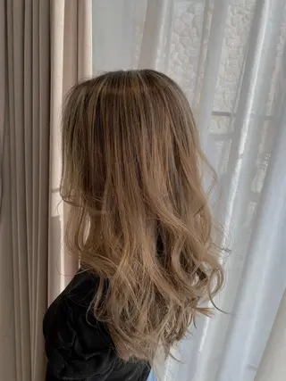 ミディアム カラー sio.nail&eyebrow salon shimokitazawa2号店所属・nailist mana𖤐´-のネイルデザイン