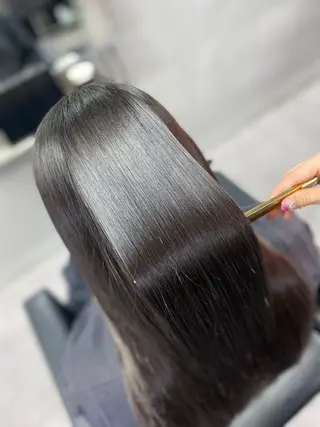 セミロング 艶髪/縮毛矯正 🫧辻野海羽のヘアスタイル