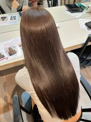 セミロング H by shiomi H所属・塩津 百華のヘアスタイル