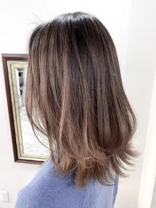 セミロング カラー 👑圧倒的カラー👑 佐々木祐希のヘアスタイル