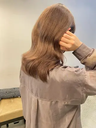 セミロング カラー vixus mamiのヘアスタイル