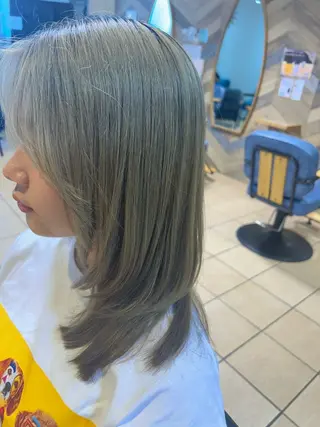 セミロング 宮川 桃英のヘアスタイル