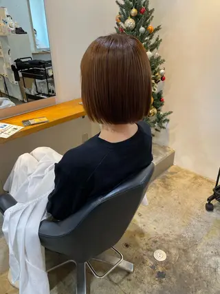 ショート カラー MIOベージュカラー 柔らかいカラーのヘアスタイル