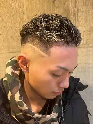 ショート カラー パーマ メンズ BINGO HAIR WORKS 【ビンゴヘアワークス】所属・🎱メンズフェード 特化HYOGA🎱のヘアスタイル