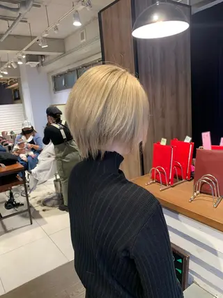 カラー AQUA 平田真一のヘアスタイル