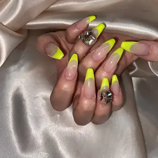 ネイル la vie Luire所属・la vie Luire アスカのネイルデザイン