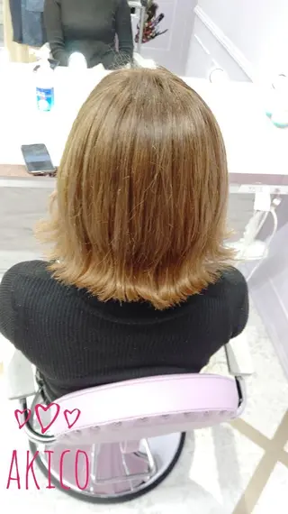 ミディアム カラー LUXBE GALLERY なんば駅前店所属・ラックスビーギャラリ ー AKICOのヘアスタイル