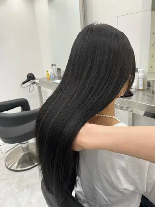 セミロング 大人っぽ透明感暗髪 🤍shio🤍のヘアスタイル