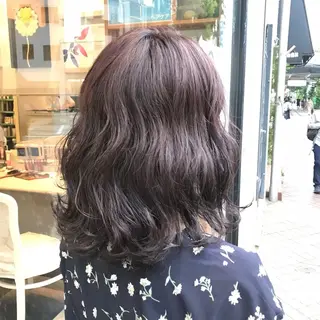 セミロング カラー MESSA Raffinato所属・岩永 知衣のヘアスタイル
