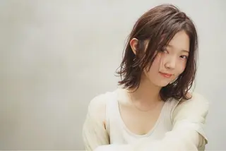 ミディアム 萩原 仁のヘアスタイル