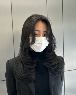 ロング 大人レイヤー/艶髪 🇺🇸TOMONAのヘアスタイル