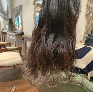 ロング カラー WISTERIA KAORUのヘアスタイル
