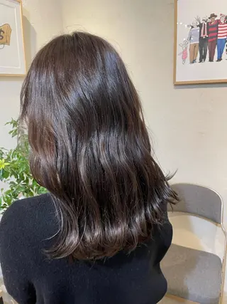 セミロング カラー Rin:nel hair所属・Takanishi くすみベージュカラーのヘアスタイル