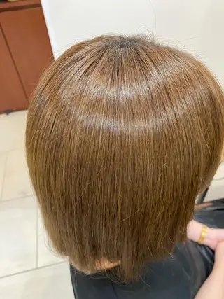 ミディアム あやめ【顔まわり/レ イヤー/柔らかカラ】のヘアスタイル