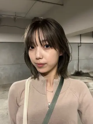 ミディアム riko／ SYS by fitのヘアスタイル