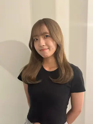 ロング カラー 内沼 恵留菜のヘアスタイル