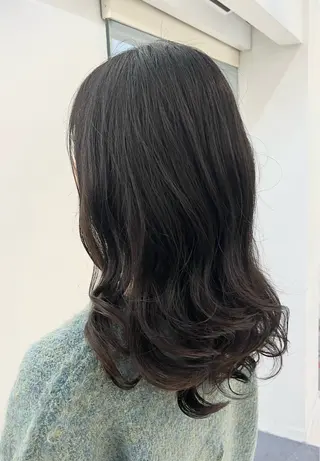 セミロング パーマ コテ巻き風パーマ 藤澤　知彌のヘアスタイル