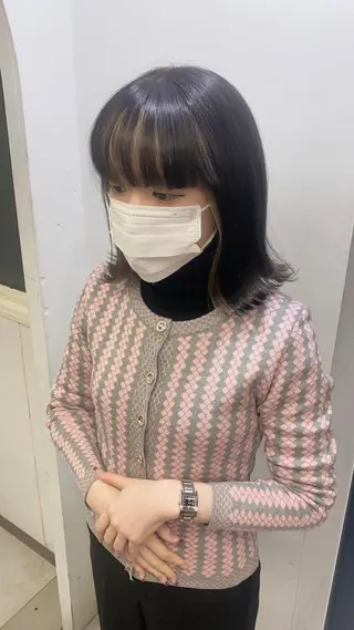 ミディアム ミルクティーベージュ outaのヘアスタイル