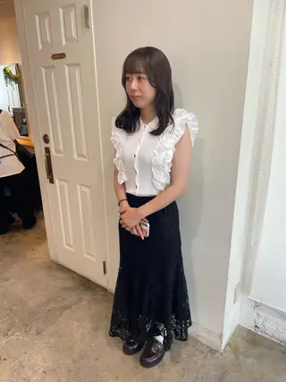 ミディアム カラー MIOベージュカラー 柔らかいカラーのヘアスタイル