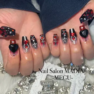 ネイル MADIA藤沢所属・MADIA MEGUのネイルデザイン