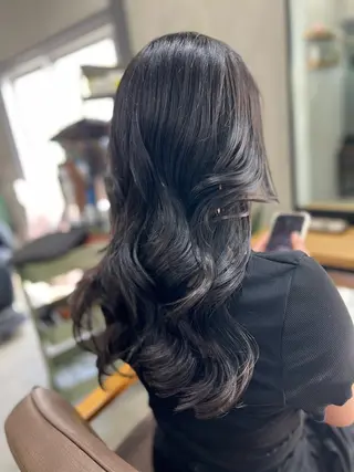 ロング maya レイヤーカットのヘアスタイル