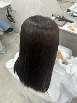 セミロング カラー 七海 芽亜利のヘアスタイル