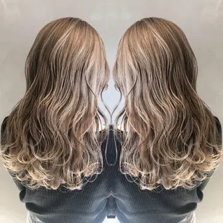 セミロング 長谷川 沙紀のヘアスタイル