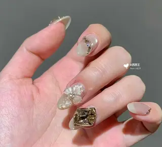 ネイル 高木 維麗絲のネイルデザイン