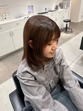 カラー 栗田 真奈のヘアスタイル