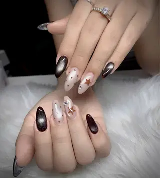 ネイル ROSY NAIL所属・グェン ティモンカムのネイルデザイン