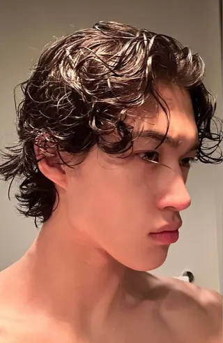 ショート パーマ メンズ 吉田一輝 外国人パーマのヘアスタイル