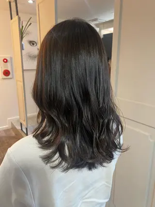 セミロング ボブ/透明感カラー 岸本涼奈のヘアスタイル