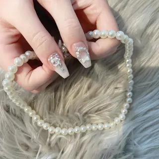 ネイル crystal ___nail所属・Au Thuc trinhのネイルデザイン