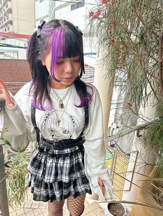 セミロング カラー ヘアアレンジ qiie ワンカラー ダブルカラーのヘアスタイル