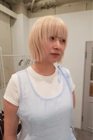 ショート カラー ヒガシ サヨのヘアスタイル