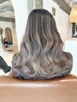 ロング LAULEA所属・mi yuのヘアスタイル