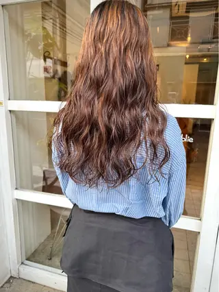 ロング パーマ シカナイ アリサのヘアスタイル